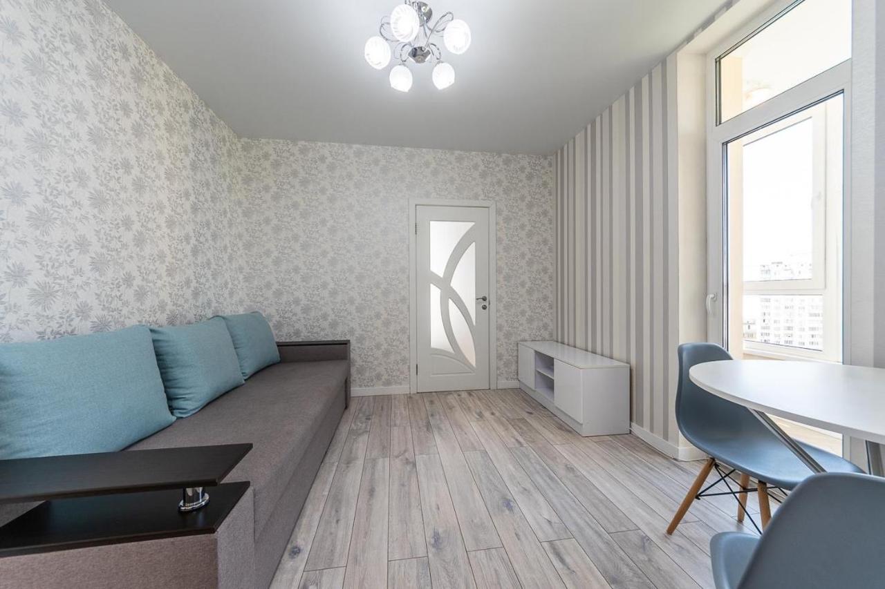 Апартаменти Метро Вирлиця Kiev Exterior foto